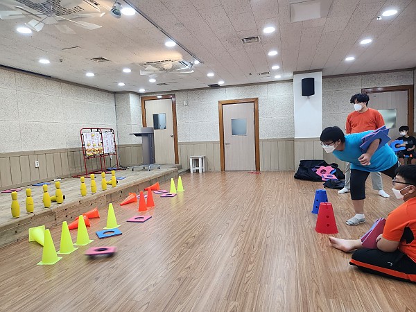 행가레 아동체육활동 2 활동내용 색판던지기